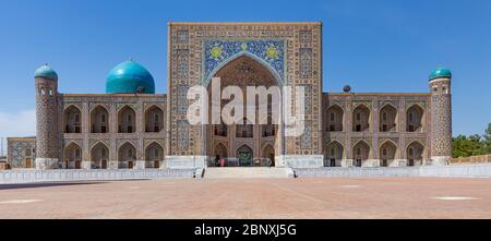 SAMARKAND, OUZBÉKISTAN - 28 AOÛT 2016 : Tilya Kari Madrasah à Samarkand, Ouzbékistan Banque D'Images