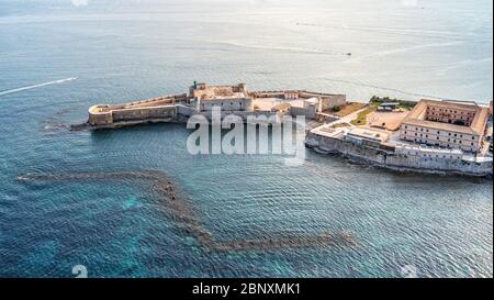 Syracuse en Sicile. Vue aérienne de la forteresse de Maniace à Ortygie. Banque D'Images