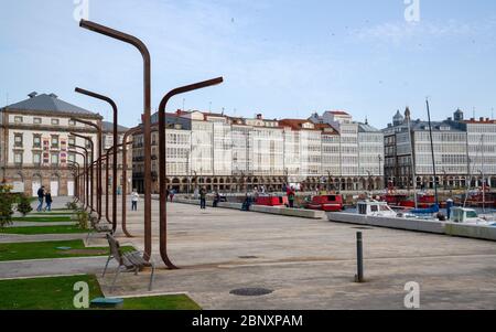 A CORUNA, ESPAGNE - 2 FÉVRIER 2020 : image panoramique du front de mer du port dans le centre-ville de A Coruna, capitale de la Galice, le 2 février 2020 à S. Banque D'Images