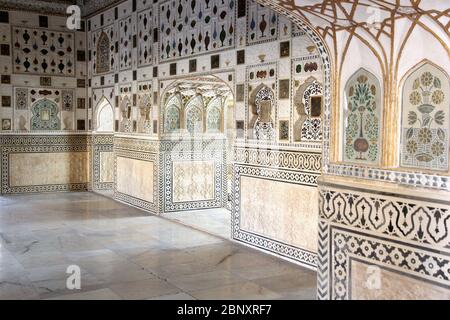 Hall des miroirs (Sheesh Mahal) à fort Amber près de Jaipur (Rajasthan, Inde) Banque D'Images