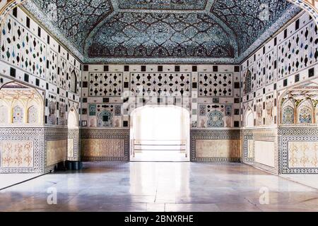 Hall des miroirs (Sheesh Mahal) à fort Amber près de Jaipur (Rajasthan, Inde) Banque D'Images