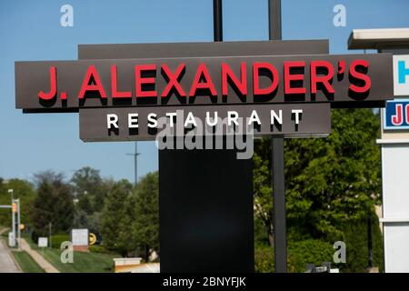 Un logo à l'extérieur d'un restaurant J. Alexander's situé dans le roi de Prusse, Pennsylvanie, le 4 mai 2020. Banque D'Images