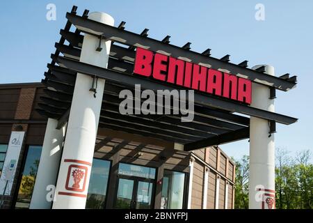 Un logo à l'extérieur d'un restaurant Benihana à Plymouth Meeting, Pennsylvanie, le 4 mai 2020. Banque D'Images