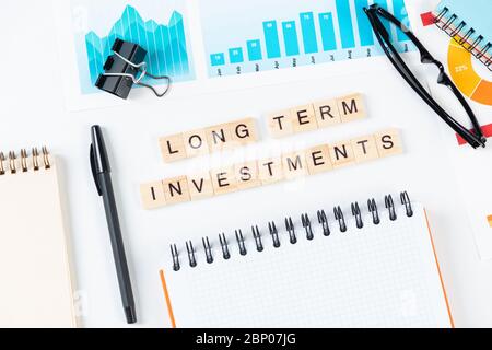 Concept d'investissements à long terme avec lettres Banque D'Images