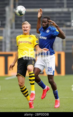 Ville de Dortmund, Allemagne. 16 mai 2020. HAALAND, BVB gauche versus SANE Sport: Soccer: 1.Bundesliga: Saison 19/20: 26e jour de match: Borussia Dortmund - FC Schalke 04, 16 mai 2020 crédit: Ralf Ibing/firosportphoto/POOL | usage dans le monde entier/dpa/Alay Live News Banque D'Images