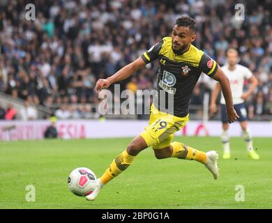 LONDRES, ANGLETERRE - 28 SEPTEMBRE 2019 : Sofiane Boufal de Southampton photographié pendant le match de la Premier League 2019/20 entre le Tottenham Hotspur FC et le Southampton FC au Tottenham Hotspur Stadium. Banque D'Images