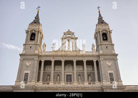 Cathédrale d'Almudena, Santa Maria la Real de la Almudena, église catholique de Madrid, Espagne. Banque D'Images