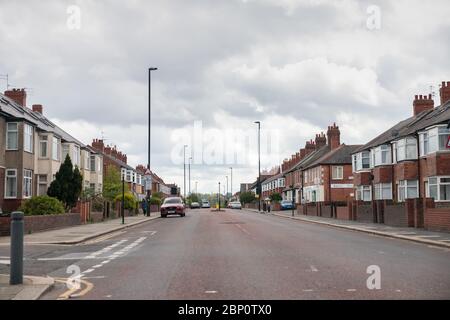 Newcastle/UK - 4 mai 2020: La vie dans le nord-est de Chilingham Road vraiment calme Banque D'Images