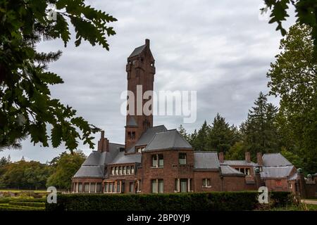 Jachthuis Sint Hubertus, ancienne résidence d'Hélène et Anton Kröller-Müller, dans le parc national de Hoge Veluwe, Gelderland, pays-Bas Banque D'Images