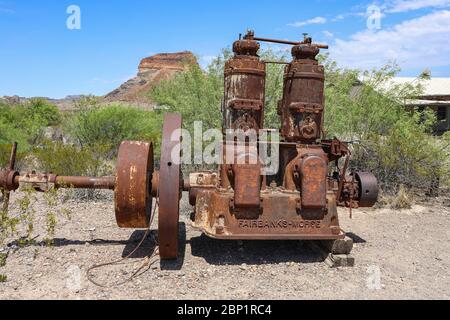 La pompe d'irrigation abandonnée Fairbanks-Morse était autrefois utilisée pour soutenir l'agriculture dans la région de Casolon, dans le parc national de Big Bend, Texas Banque D'Images