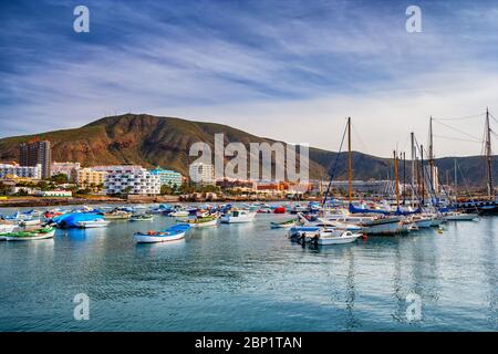 Station balnéaire de Los Cristianos à Tenerife, Iles Canaries, Espagne Banque D'Images