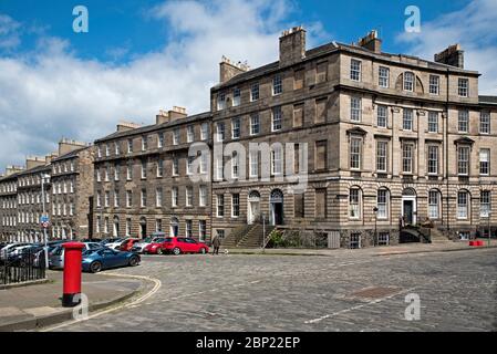 Coin de Drummond place et Scotland Street dans la nouvelle ville géorgienne d'Édimbourg. Banque D'Images