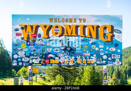 Le Wyoming signe dans l'entrée de l'état, Wyoming, usa. Pour la rédaction. Banque D'Images