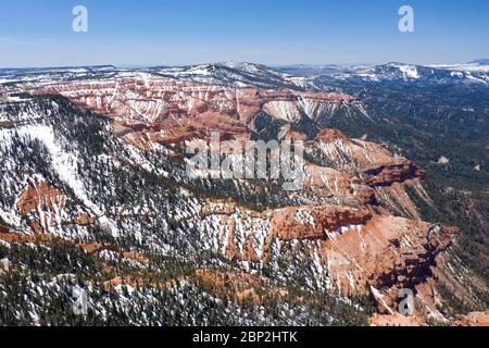 Vue aérienne du monument national de Cedar Breaks dans l'Utah Banque D'Images