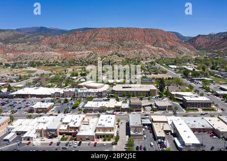 Vue aérienne sur le centre-ville de Cedar City, Utah Banque D'Images