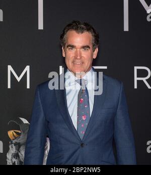 La première de 'First Man' au NASM l'acteur américain Brian d'Arcy James arrive sur le tapis rouge pour la première du film "First Man" au Smithsonian National Air and Space Museum jeudi 4 octobre 2018 à Washington. Le film est basé sur le livre de Jim Hansen et raconte la vie de l'astronaute de la NASA Neil Armstrong, du pilote d'essai à son atterrissage historique sur la Lune. Banque D'Images