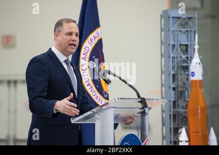 Le 11 mars 2019, l'administrateur de la NASA Jim Bridenstine a parlé aux employés du Kennedy Space Center des progrès de l'agence dans l'envoi d'astronautes sur la Lune et sur mars. Le vaisseau spatial Orion a également été exposé lors de l'événement. Banque D'Images