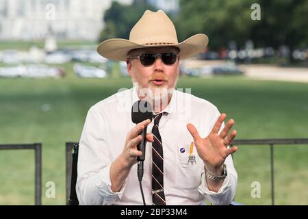 Le 19 juillet 2019, Adam Savage, animateur de Savage Builds, a pris la parole lors du programme « NASA's Giant Leaps : Past and future » sur le National Mall de Washington, célébrant le 50e anniversaire d'Apollo 11 et son atterrissage historique sur la lune par Neil Armstrong, Michael Collins et Buzz Aldrin. Banque D'Images