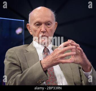 Le 19 juillet 2019, l'astronaute de la NASA Mike Collins a participé à une retransmission en direct depuis le Smithsonian National Air and Space Museum de Washington, DC, célébrant le 50e anniversaire de la mission Apollo 11, qui a permis d'atterrir des humains sur la Lune. Banque D'Images