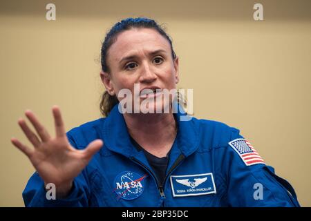 Rencontre du caucus des femmes sur Artemis l’astronaute de la NASA Serena Auñón-Chancellor répond à une question de l’auditoire lors d’un événement bipartisan du caucus des femmes sur le programme d’exploration lunaire Artemis de la NASA, le mercredi 11 septembre 2019, au Rayburn House Office Building à Washington. Banque D'Images