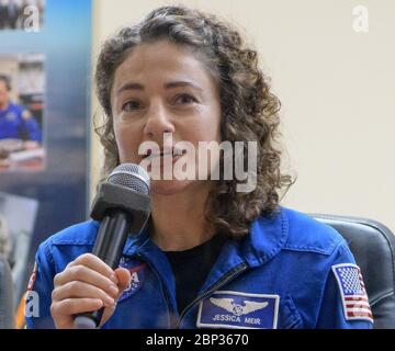 Expidition 61 Conférence de presse l'astronaute Jessica Meir de la NASA, qui a été envoyé à l'expédition 61, est présent lors d'une conférence de presse, le mardi 24 septembre 2019, à l'hôtel Cosmonaut de Baikonour, au Kazakhstan. Meir, Expedition 61 cosmonaut Oleg Skripochka de Roscosmos et participant à l'escouperede l'espace Hazzaa Ali Almansoori des Émirats arabes Unis lancera le 25 septembre sur le satellite Soyouz MS-15 du Cosmodrome de Baikonour à la Station spatiale internationale. Banque D'Images