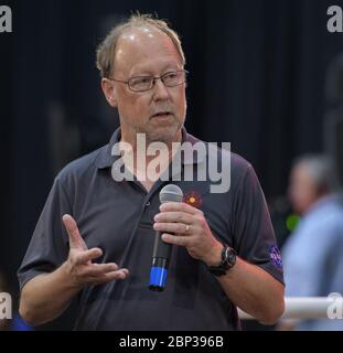 Le 3 mai 2018, Bruce Banerdt, chercheur principal de la mission InSight de la NASA, a donné un briefing avant le lancement à la base aérienne de Vandenberg en Californie. Insight, conçu pour étudier l'intérieur de mars, a été mis à l'eau depuis la base pour étudier la croûte, le manteau et le noyau de mars. Banque D'Images