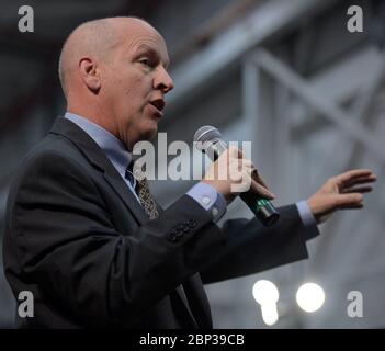 Briefing Insight Prelauch Tim Dunn, directeur du lancement du programme des services de lancement de la NASA, discute de la mission Insight de la NASA lors d'un briefing médiatique avant lancement, le jeudi 3 mai 2018, à la base aérienne de Vandenberg, en Californie. Insight, qui est une courte exploration intérieure utilisant les investigations sismiques, la géodésie et le transport de chaleur, est un Mars lander conçu pour étudier "l'espace intérieur" de Mars: Sa croûte, le manteau, et le noyau. Banque D'Images