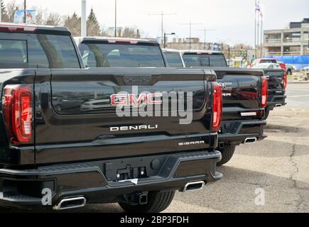 Montréal, Canada - 2 mai 2020 : véhicule et logo Denali de GMC. General Motors Truck Company, officiellement GMC est une division du fabricant automobile américain Banque D'Images