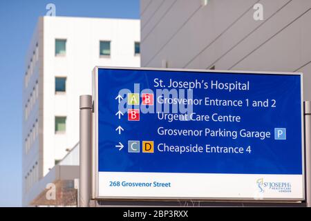 London, Canada - 13 mai 2020. L'hôpital et le centre de soins de santé de St. Joseph est devenu le lieu du deuxième décès d'un travailleur de la santé de première ligne Banque D'Images