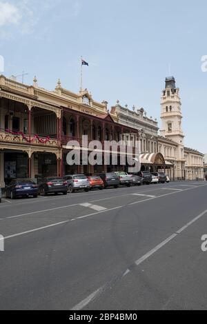 Le Old Colonists Hall, classé au patrimoine mondial de l'UNESCO, et l'ancien bureau de poste de Lydiard Street, Ballarat, Victoria, Australie Banque D'Images