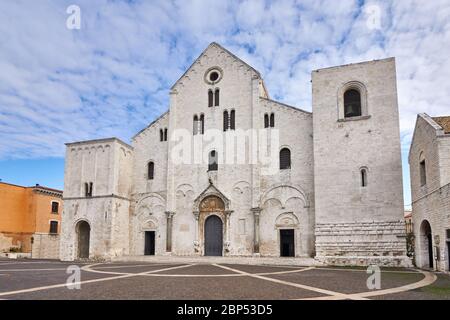 Basilique Saint Nicolas également connue sous le nom de basilique San Nicola de Bari à Bari Apulia Puglia Italie Banque D'Images