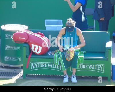 Elina Svitolina, de l'Ukraine, s'est assise contre Mihaela Buzarnescu en quart de finale, nature Valley Classic, Birmingham 2018 - Royaume-Uni Banque D'Images