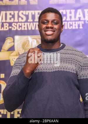 WBC Junior World Heavyweight Champion Peter Kadiru ses Boxe PK Boxe Gala de boxe Mars 28,2020 Magdeburg Banque D'Images