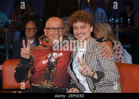 Jannik Diefenbach et le grand-père Alojz Abram,NDR talk show du studio à Lokstedt,Hambourg,24.05.2019 Banque D'Images