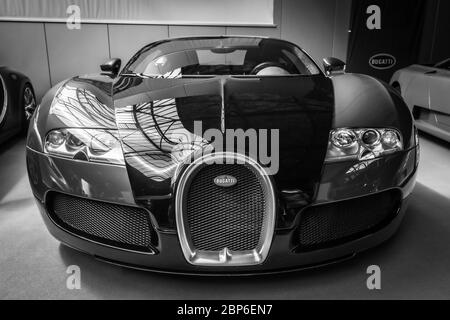 Bugatti Veyron EB 16.4 noir et blanc Photo Stock Alamy