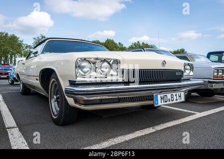 BERLIN - 11 MAI 2019 : voiture de taille moyenne Buick Skylark, 1972. 32ème Journée Oldtimer Berlin-brandebourg. Banque D'Images