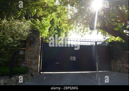 Los Angeles, Californie, États-Unis 17 mai 2020 UNE vue générale de l'atmosphère de l'acteur, Clark Gable, l'actrice Carole Lombard et l'ancienne maison du réalisateur Alfred Hitchcock au 609 St Cloud Road à Bel Air le 17 mai 2020 à Los Angeles, Californie, États-Unis. Photo par Barry King/Alay stock photo Banque D'Images