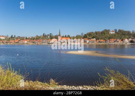 Vue sur la vieille ville de Lauenburg sur l'Elbe en Allemagne Banque D'Images