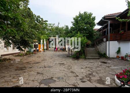 POMORIE, BULGARIE - 25 juin 2019 : le territoire de le monastère orthodoxe de Saint Georges. Banque D'Images