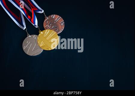 Médaille sur fond noir, espace de montage pour votre logo, texte ou montage Banque D'Images