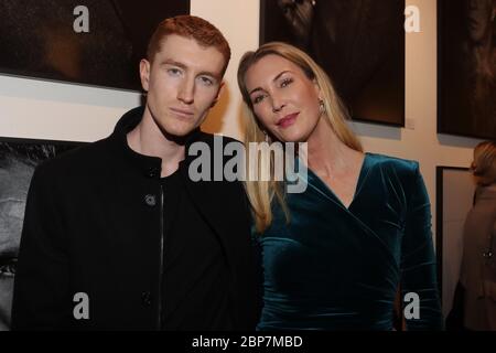 Luca Caspari,Kirsten Roschlaub,Vernissage Bob Leinders 'COVERED II',Galerie Roschlaub,Hambourg,05.12.2019 Banque D'Images