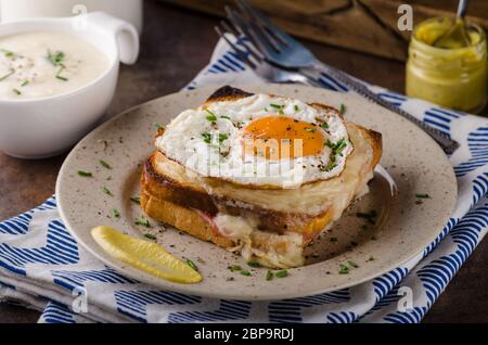 Croque Madame sandwich, un délice, supérette, photography Banque D'Images