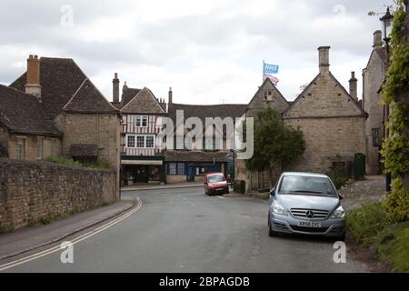 Anciens bâtiments à Burford, dans l'ouest du Oxfordshire, Royaume-Uni Banque D'Images