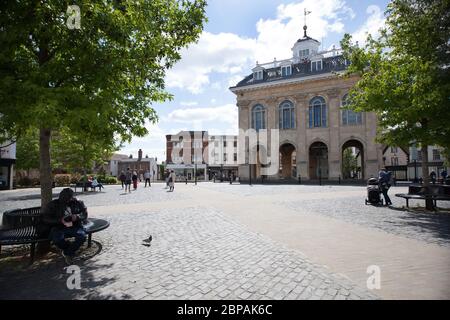La place du marché et l'ancienne salle du comté dans le centre-ville d'Abingdon à Oxfordshire, Royaume-Uni Banque D'Images
