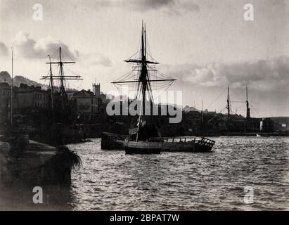 Navires dans le port, Falmouth, Cornwall Banque D'Images