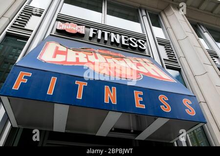 Un logo à l'extérieur d'un emplacement Crunch Fitness à Washington, D.C., le 9 mai 2020. Banque D'Images