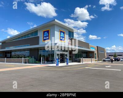 Orlando, FL/USA-5/17/20: L'extérieur d'un tout nouvel Aldi à Lake Nona, Orlando, Floride. Banque D'Images