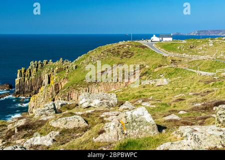 Paysages côtiers et falaises spectaculaires à la fin de la Cornouailles Angleterre Royaume-Uni Europe Banque D'Images