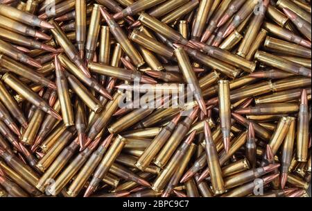 grosse pile de munitions de fusil Banque D'Images