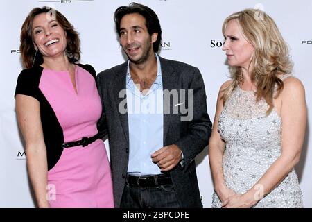 New York, NY, États-Unis. 5 novembre 2011. Comtesse LuAnn de Lesseps, Jacques Azoulay, Sonja Morgan à la fête couverture de la revue de vie sociale à une résidence privée. Crédit : Steve Mack/Alay Banque D'Images